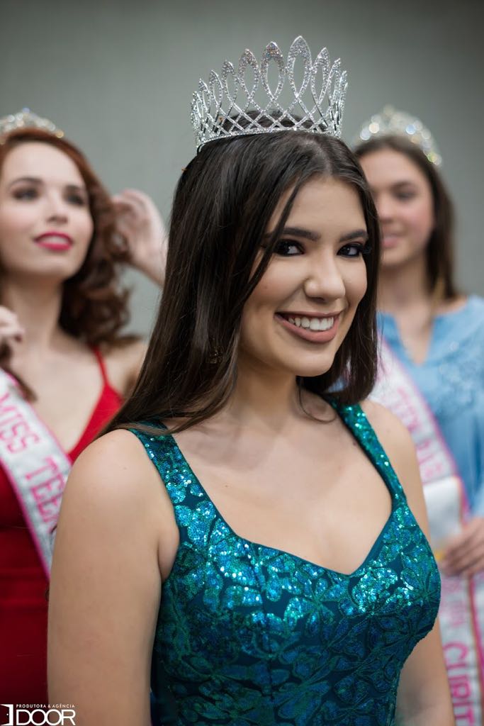 Isabelle Bonatto representa Curitiba no  Miss Teen Terra Paraná em Umuarama