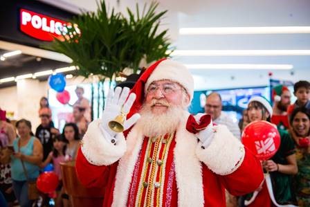 Decoração interativa e chegada do Noel marcam clima natalino no Boulevard Londrina Shopping