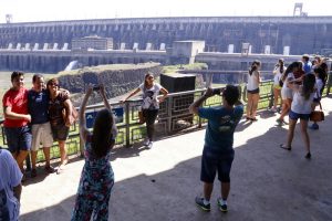 Feriadão atrai 15,5 mil turistas à usina de Itaipu