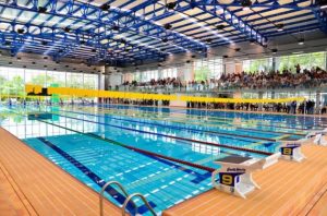 Promessas da natação paranaense participam de estaduais no Santa Mônica