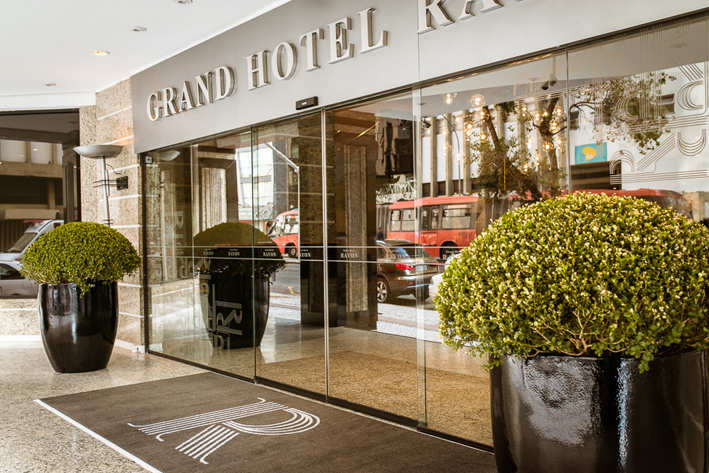 Grand Hotel Rayon: 26 anos de história e tradição na hotelaria
