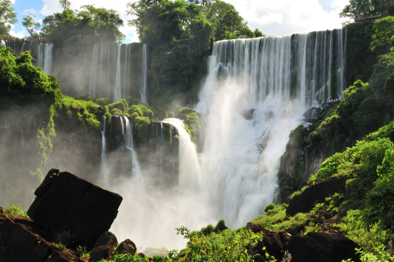 Passeios no lado Argentino das Cataratas do Iguazú proporcionam imersão à natureza