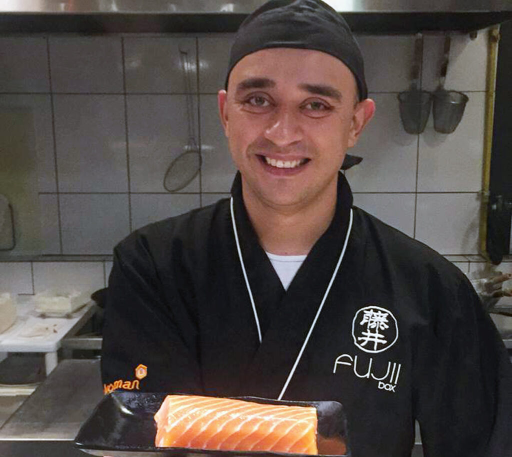 Workshop ensina cortes de sashimi