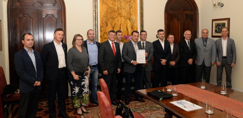 Governador de Santa Catarina recebe organizações empresariais para discutir Bloco “X”