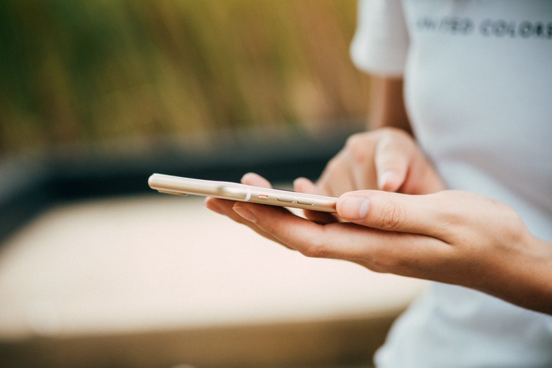 SMS se mantém como canal efetivo de relacionamento com consumidores