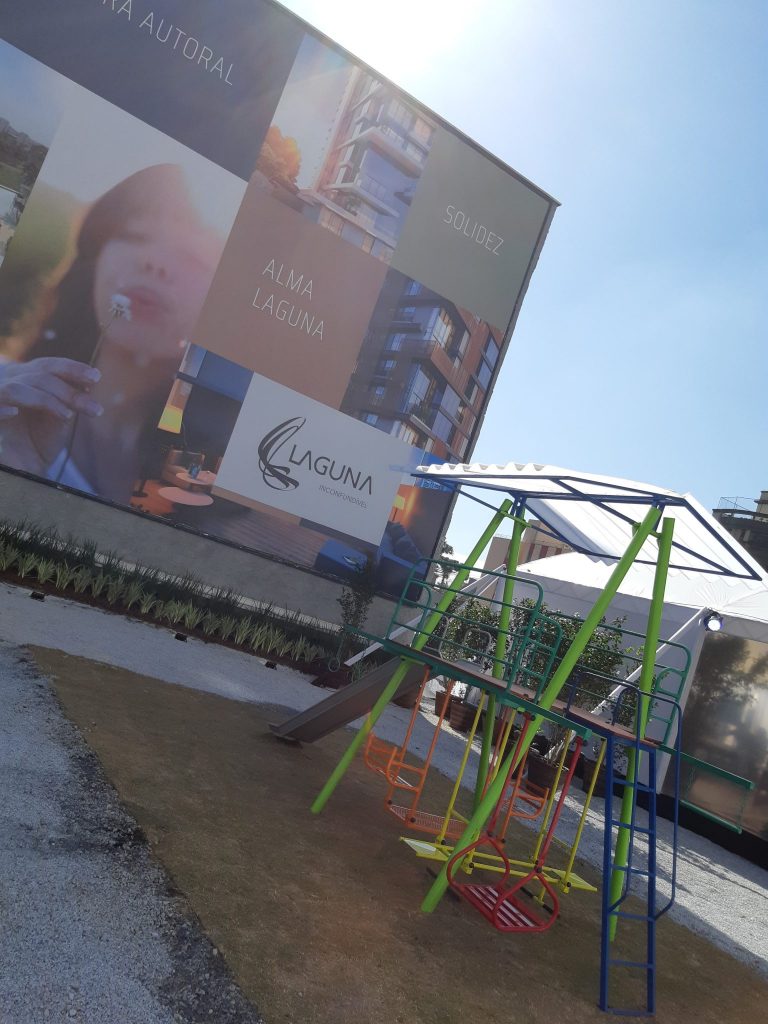 Juvevê recebe Praça de Convivência com academia ao ar livre e “árvore” que carrega celulares
