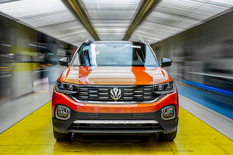 Volkswagen retoma 2° turno no Paraná e contrata 60 pessoas para acelerar a produção do T-Cross