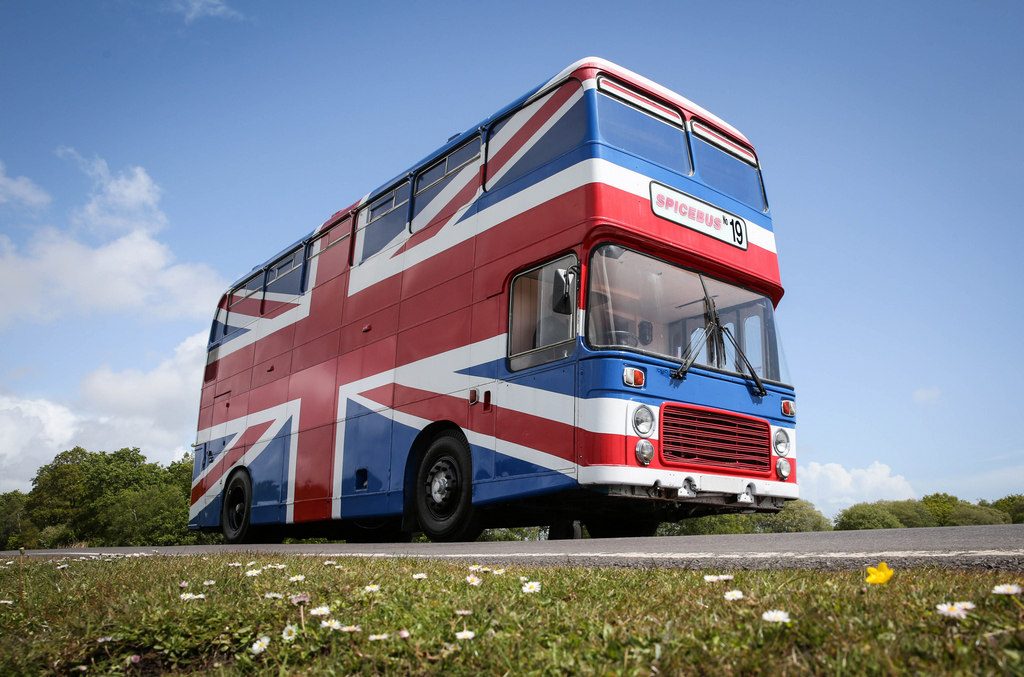 O ônibus original do filme Spice World pode ser alugado pelo Airbnb
