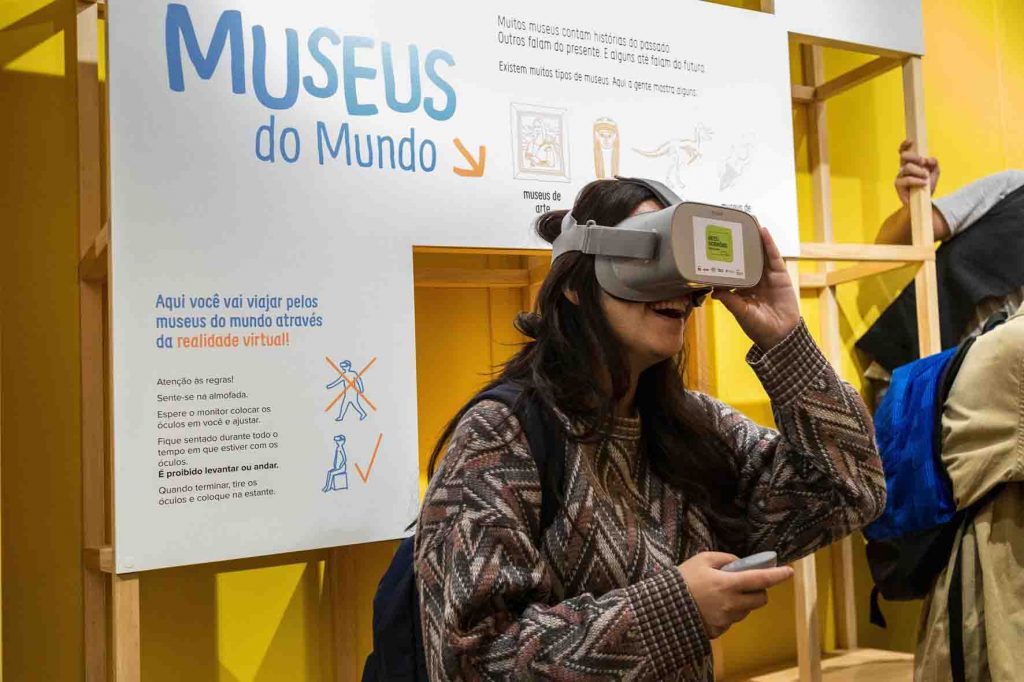 Ônibus Museu vai levar arte e história para bairros de Curitiba