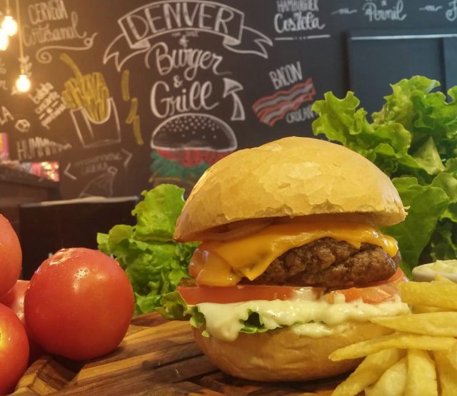 Denver Burger &amp; Grill oferece promoções semanais imperdíveis
