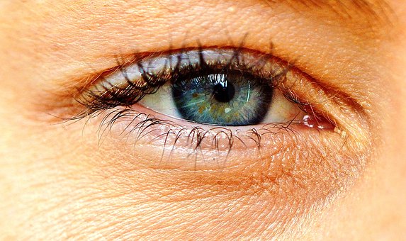 Se não tratada, rosácea ocular pode comprometer a visão