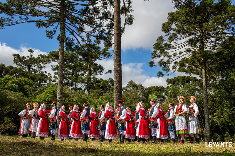 Grupo folclórico de São Mateus do Sul embarca para turnê na Polônia pela primeira vez na história