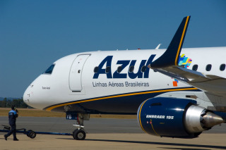 Azul inicia dois novos voos para Foz neste domingo