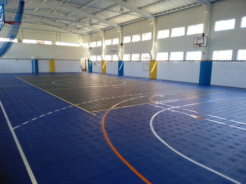 Quadra esportiva com piso modular é garantia de qualidade e segurança para atletas
