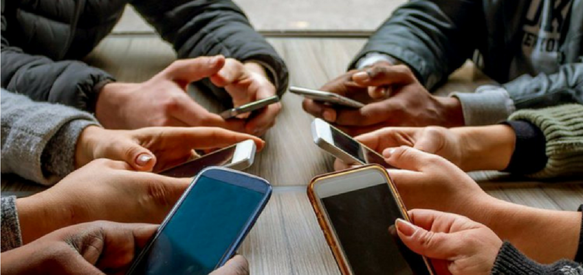 9 em cada 10 brasileiros não conseguem ficar longe do celular por mais de 1 hora