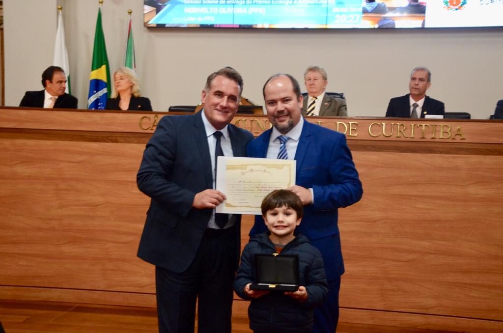Alaim Stefanello recebe prêmio Ecologia e Ambientalismo da Câmara Municipal de Curitiba