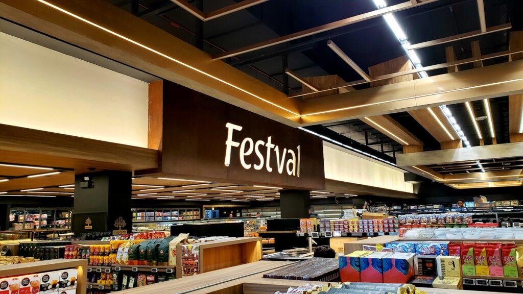 Festval inaugura em Curitiba conceito inédito de mercado em shopping