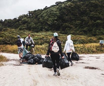 Semana Mares Limpos será encerrada com mutirão gigante de limpeza em praia do Paraná
