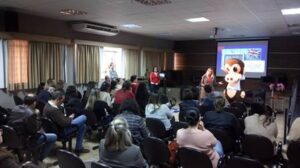 Cultura Inglesa de Curitiba e Colégio Opet anunciam parceria