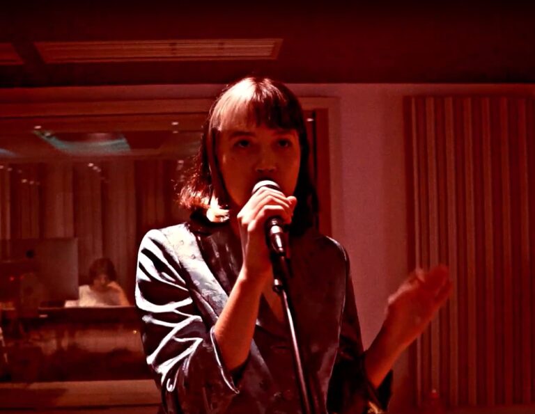 Cigana lança sessão ao vivo da faixa “Vermelho”