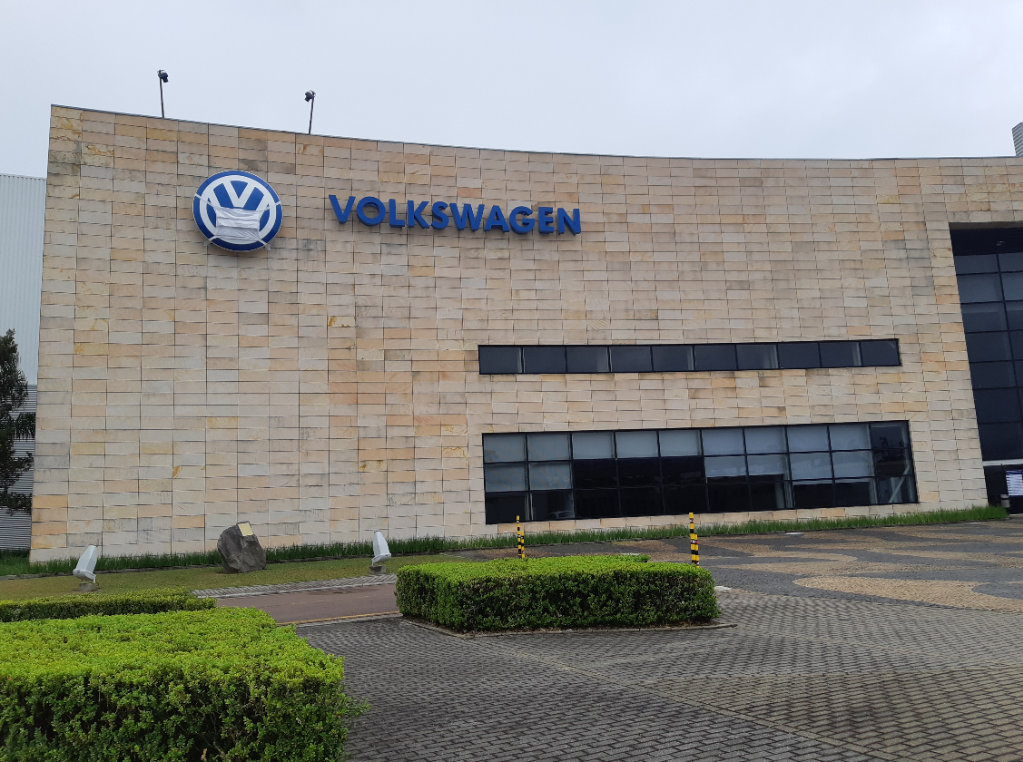 Fábrica da VW no Paraná retoma operações na próxima semana