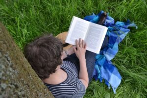Hábito de leitura traz benefícios para a saúde mental