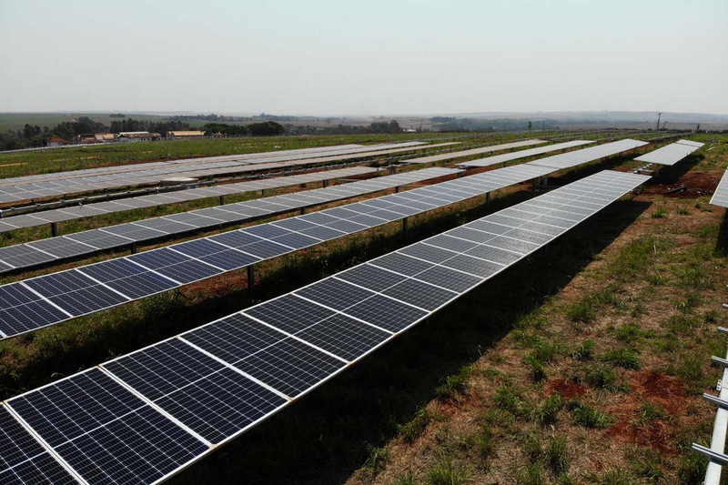 Usina solar da Copel em Bandeirantes começa a gerar energia 