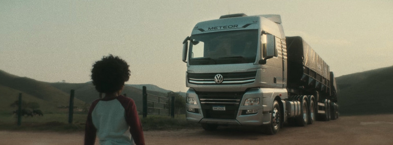 Volkswagen revela novo caminhão em campanha da AlmapBBDO