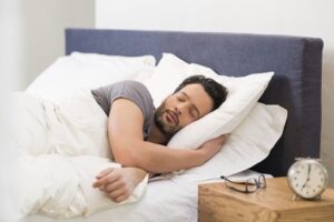 Homens que vão para a cama mais cedo têm melhores espermatozoides