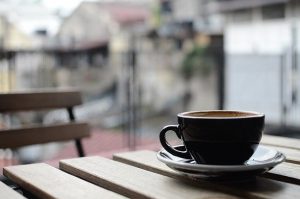 Adesivo à base de cafeína pode ser um grande aliado no combate à depressão e à ansiedade