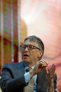 Teoria da conspiração: Por que a supervacina do Bill Gates é fake news