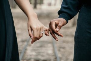 Romantismo promete movimentar o comércio no Dia dos Namorados