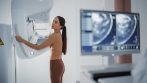 Metade das mulheres de 50 a 69 anos não fizeram mamografia na pandemia