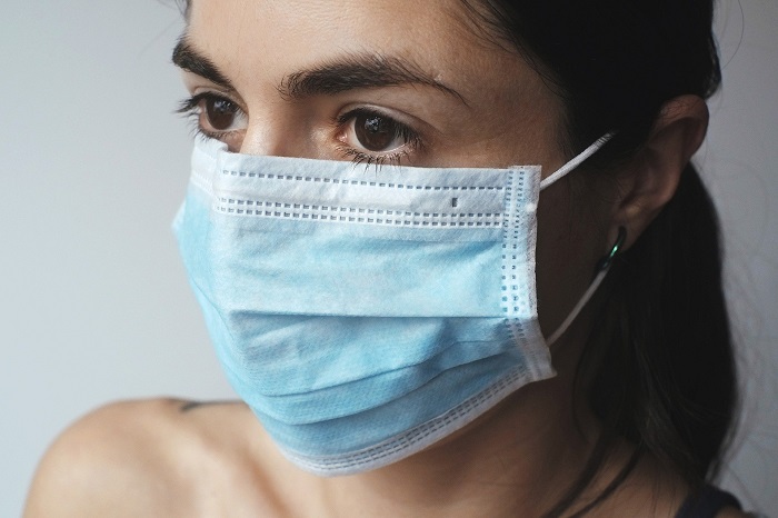 Pacientes com sintomas gripais devem procurar um médico mesmo com teste de Covid negativo