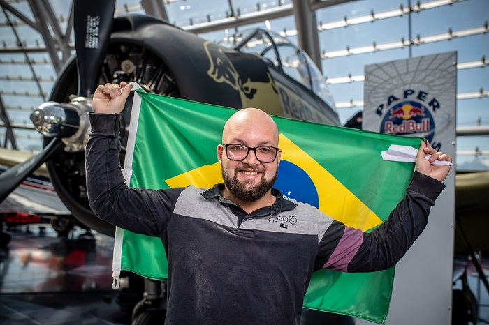 Curitiba sedia seletiva de Campeonato Mundial de Aviãozinho de Papel