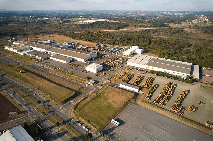 Caterpillar inaugura linha de montagem em sua fábrica no Paraná