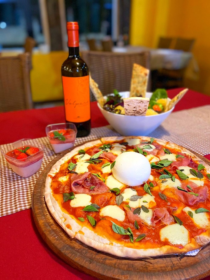 Mercatu Juvevê inova e serve menus completos de pizza e vinho na Semana dos Namorados