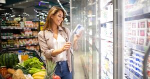 Professora de Nutrição do UniCuritiba explica as regras da Anvisa e diz que as mudanças nas embalagens vão ajudar consumidores a escolher produtos mais saudáveis