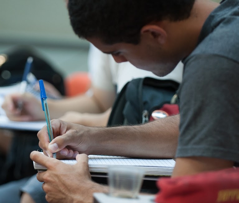 Mais de 30 mil bolsas do ProUni foram concedidas a estudantes do estado do Paraná em 2022