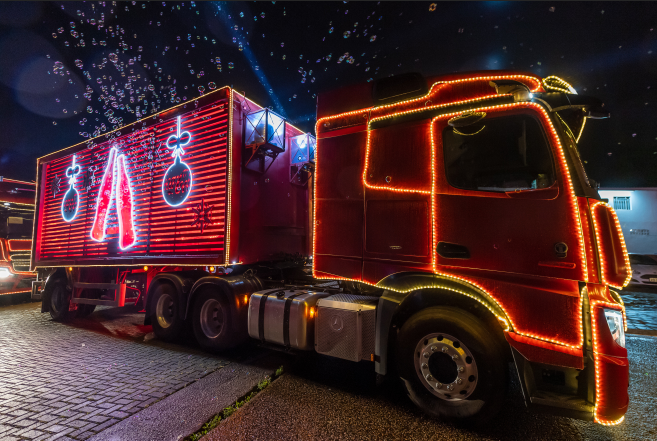 Caravanas Iluminadas de Natal da Coca-Cola FEMSA Brasil chegam a Curitiba e SJP nesta sexta

