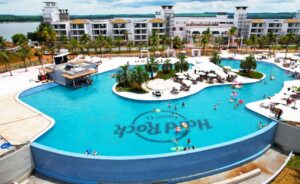 Hard Rock Hotel Ilha do Sol inova e lança piscina com sistema de som subaquático