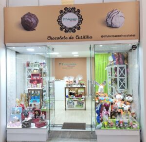 Chocolateria artesanal abre loja no Centro de Curitiba, lança novidades para a Páscoa e pretende ampliar as vendas em 15%