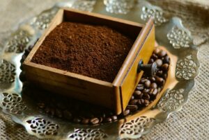 O café em pó foi o produto que mais subiu de preço em março; o arroz teve a menor queda