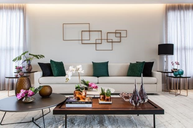 Com layout personalizado, casa de 765m² ganha sofisticação e elegância  