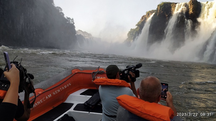 Vazão d'água de 3 milhões de litros e deixam o passeio Macuco Safari ainda mais emocionante