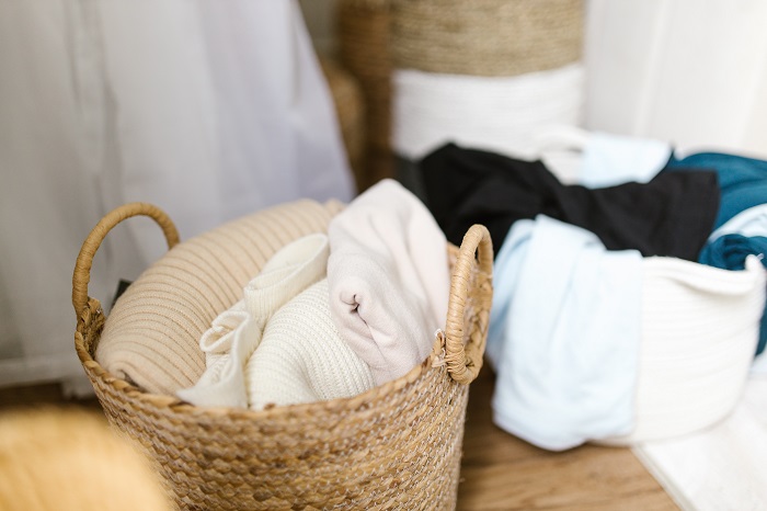 Passo a passo: como lavar as roupas corretamente em lavadoras e tanquinhos