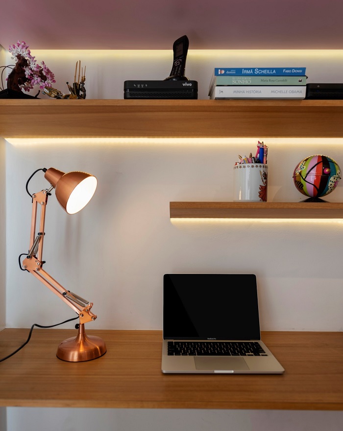 Uso da iluminação certa contribui para um Home Officemais produtivo e agradável 