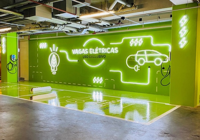 Shopping São José lança ponto de recarga para carros elétricos

