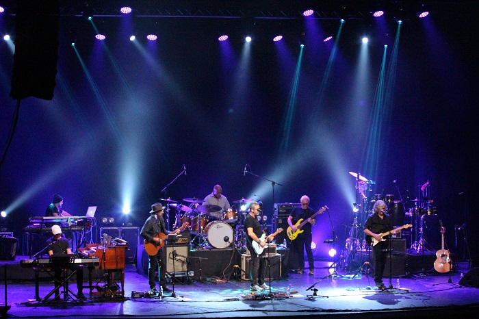 Dire Straits Legacy faz show em Curitiba em maio

