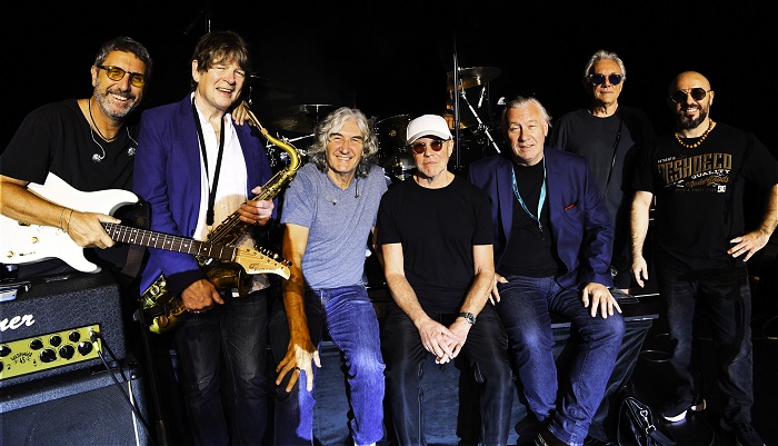 Dire Straits Legacy faz show em Curitiba em maio
